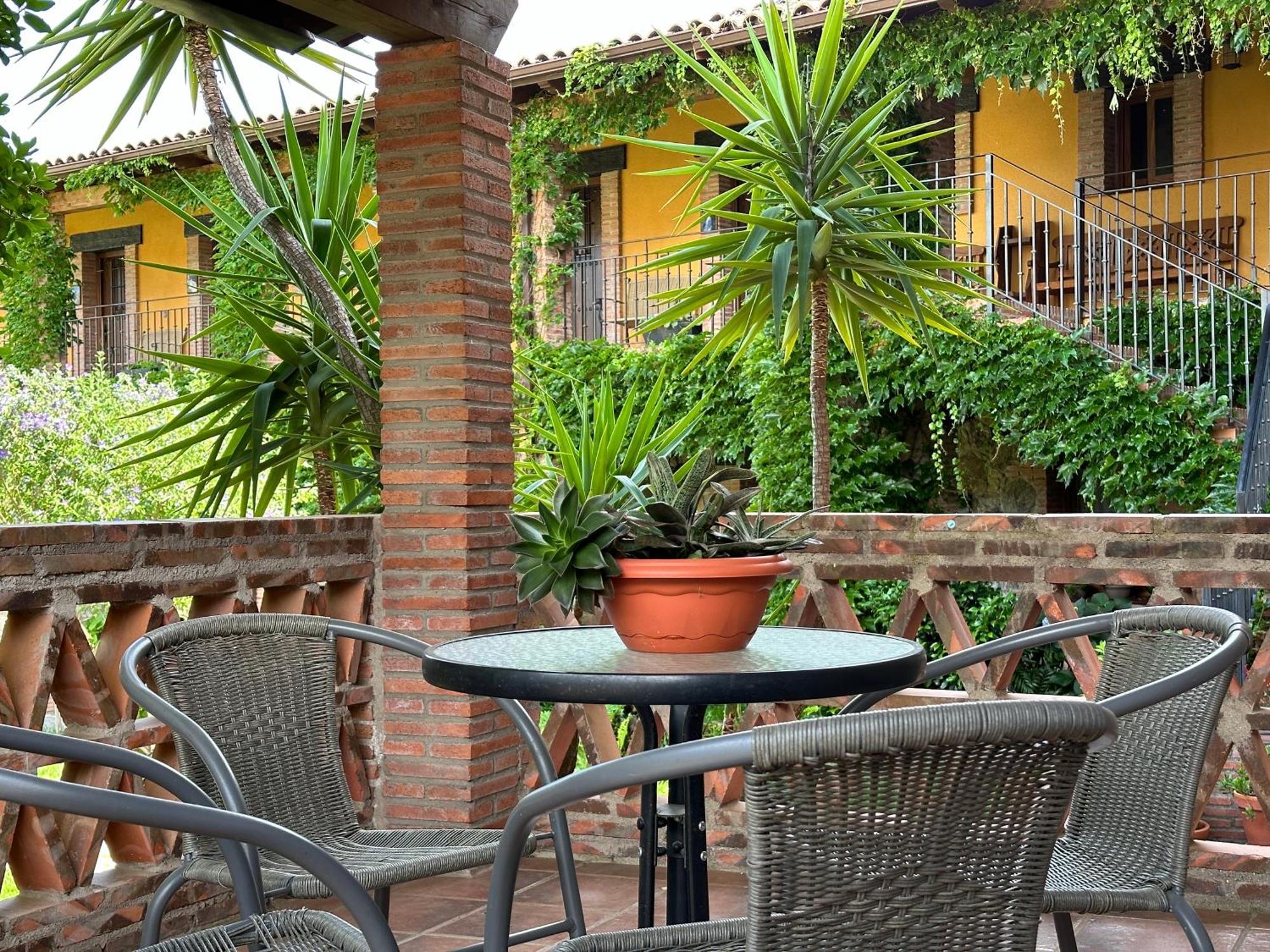 Hotel Rural La Covacha โลซาร์ เดลา เบรา ภายนอก รูปภาพ